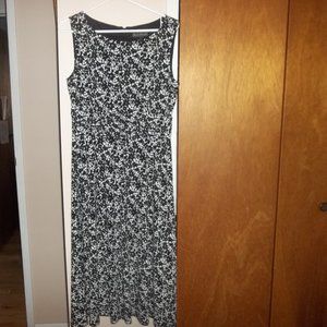 Black and white sleeveless dress